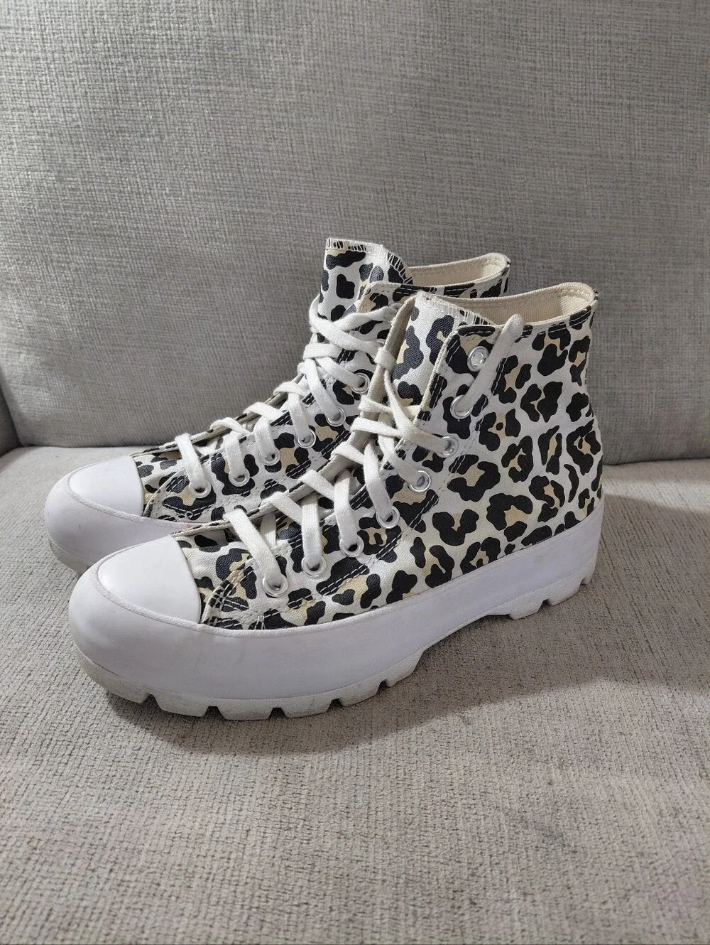 Converse All Star Leapord High Top Lug Sole Sneakers Women's Size 9